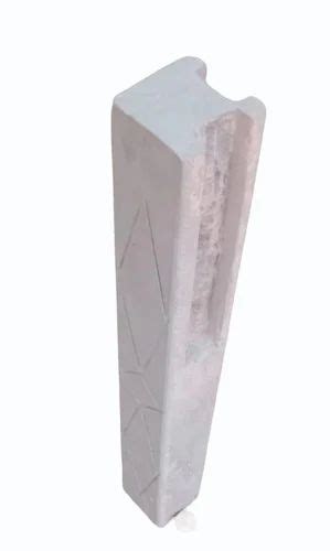 Rectangular Handcrafted Polished White Marble Pillar Size 4 X 2 Ft At