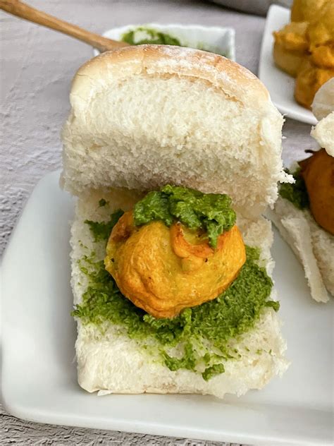 Batata Vada Pav