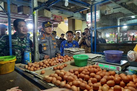 Jelang Ramadhan Stok Bahan Pokok Di Pasar Cisalak Depok Dipastikan