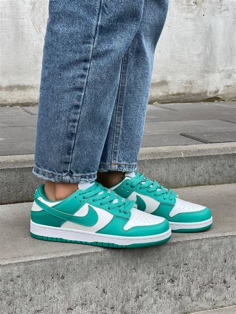 Женские кроссовки Nike SB Dunk Low Green (зелёные с белым) яркие модные ...