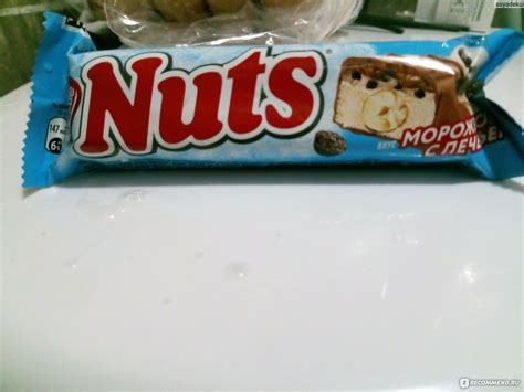Конфета Nestle Nuts Duo с фундуком, начинкой со вкусом мороженого и ...