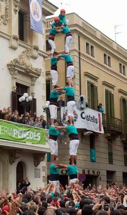 L U I S A N T O N I O LOS CASTELLERS DE VILAFRANCA DESCARGAN UNA