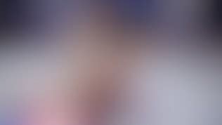 Charlotte Sartre Nude Wrestling Against Tony Orlando Smothering Her Face With Her Ass Vidéos