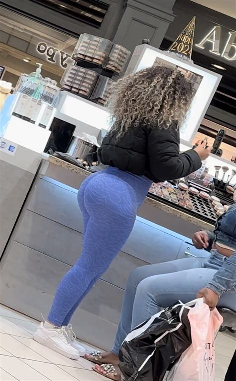 Scrumptious And Voluptuous Ass Barely Fit In The Camera Oc Spandex Leggings Yoga Pants