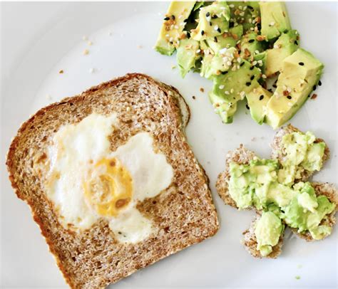 Luck Of The Irish Shamrock Egg In Toast St Patrick S Day Breakfast Recipe Mozie