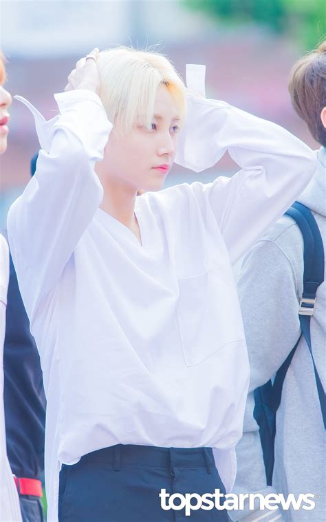 Hd포토 세븐틴svt 정한 ‘금발 미소년 최규석 기자 톱스타뉴스