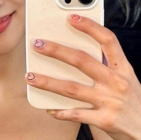 Blackpink Jisoo Nail Design