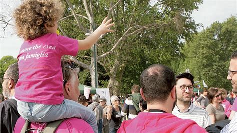 Basta Pregiudizi Sui Genitori Gay La Stampa