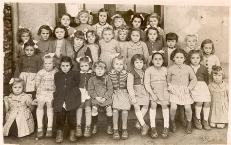 Photo De Classe Cp Cole De Filles Montjoie De Ecole Des