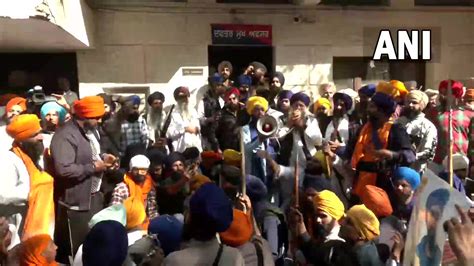 Ani On Twitter Punjab Waris Punjab De Chief Amritpal Singh S Supporters Break Through