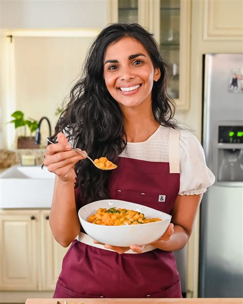 A Week Of Must Make Vegan Dinners From Nisha Vora Of Rainbow Plant Life