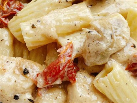 Garlic Chicken Rigatoni Recipe