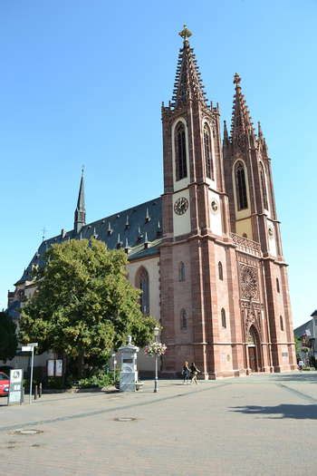 Pfarrkirche Heilig Kreuz Rheingauer Dom Rumabel