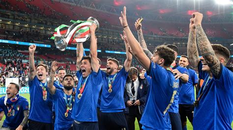 Euro 2032 L Italie dévoile sa liste de 10 villes candidates pour