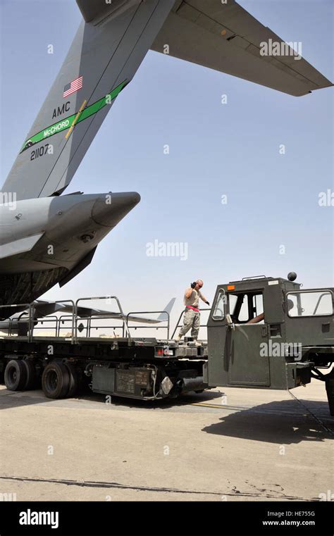 60k Tunner Aircraft Loader Hi Res Stock Photography And Images Alamy