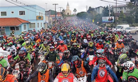 Trilheiros se encontram em Piên neste domingo para o Tombo na Lama MotoX