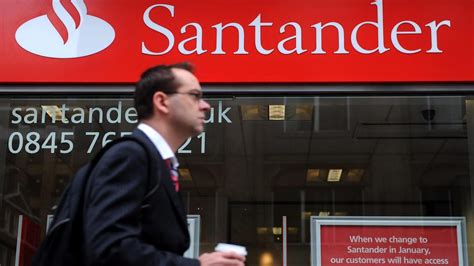 El Banco Santander amplía horario de caja para mejorar la atención al