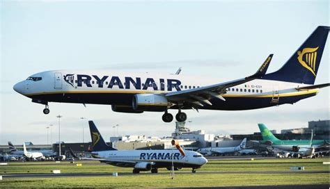 Sciopero Di Ore Di Piloti E Assistenti Di Volo Ryanair Aerei A Terra