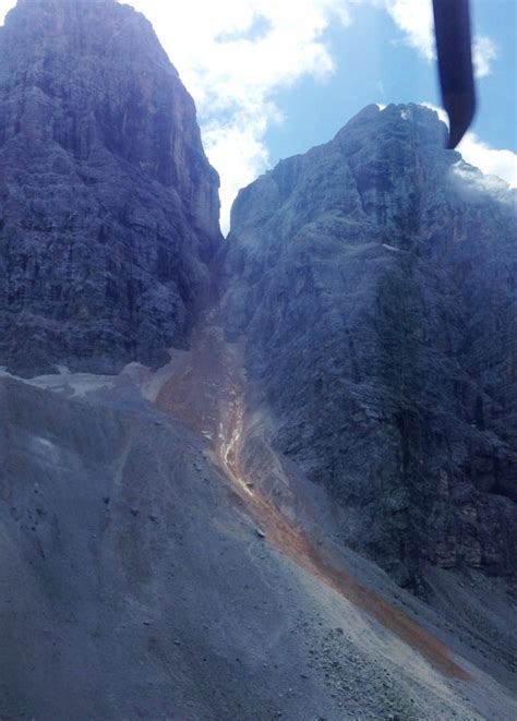 Dolomiti Bellunesi Frana Si Stacca Dal Monte Pelmo Montagna Tv