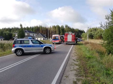 Klepacze Wypadek Bmw Na Drodze Do Niewodnicy Ko Cielnej Zdj Cia