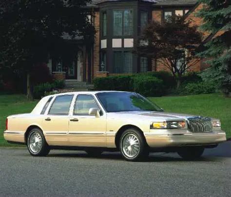 RANK Lincoln CAR PICTURES: Used Lincoln Town Car Cartier Wallpapers