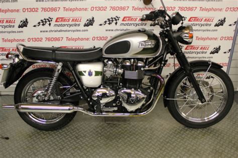 2012 Triumph Bonneville T100 Anniversary Model Low Mileage