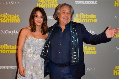 Photo Alice Belaïdi et Christian Clavier lors de l avant première du