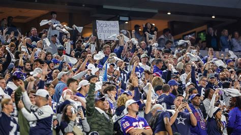 Cowboys fans brawl as they watch team lose to 49ers in playoff game ...