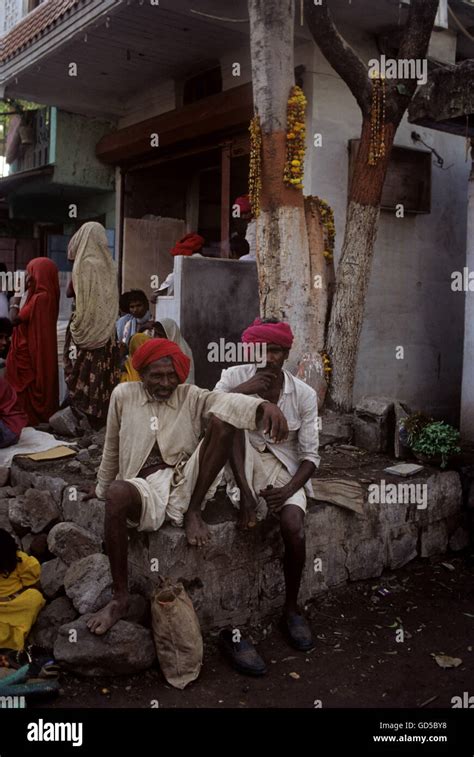 Bhil tribe hi-res stock photography and images - Alamy