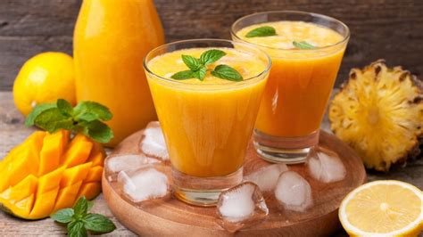 Bebida Refrescante Prepara Una Deliciosa Agua De Mango Con Kiwi Y