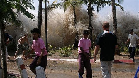 Video Se Cumplen A Os Del Tsunami Que Mat A Personas En