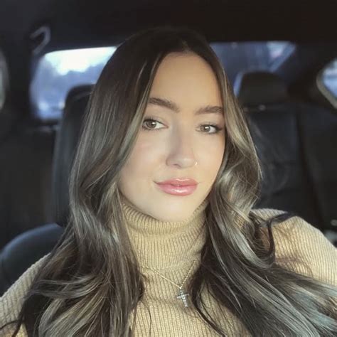 𝓛acey Laceymahoney On Threads