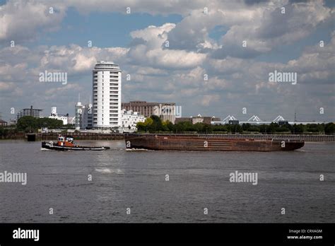 Charlton London Hi Res Stock Photography And Images Alamy