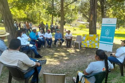 Productores de Santa Bárbara se capacitan para fortalecer la producción