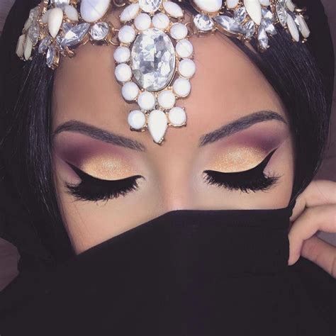 Pin On Slayed Makeup And Products Huda Beauty Rose Gold Palette How