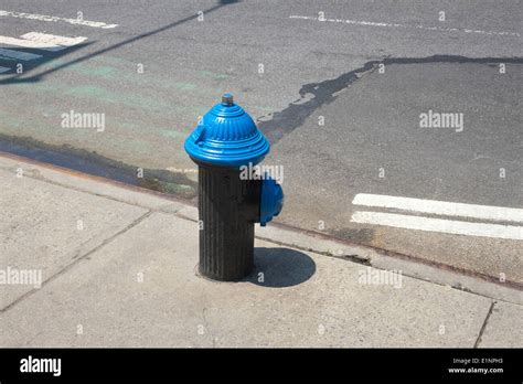 New York City Fire Hydrant Hi Res Stock Photography And Images Alamy