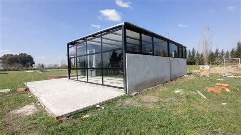 Quincho Vidriado Comodidad Y Estilo En Un Espacio Al Aire Libre