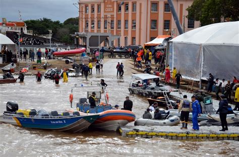 Enchentes No Rs Afetam Milh Es De Moradores E Causam Mortes