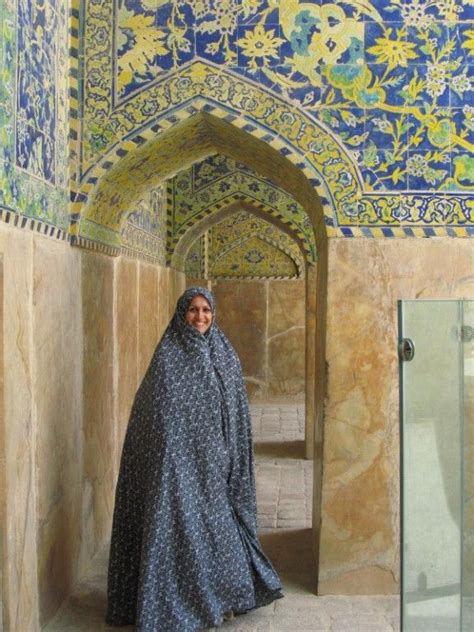 Wearing Printed Chador In A Masjid Chador Persian Girls Hijab