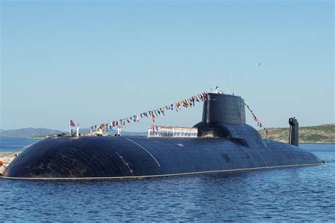 Rusia da de baja al submarino balístico Dmitriy Donskoi el último de