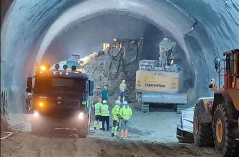 Economica Net Autostrada Sibiu Pite Ti Imagini Noi Cu Primul Tunel