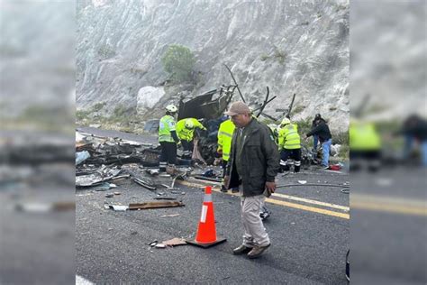 Van 16 Muertos Por Accidente En Autopista Tehuacán Oaxaca Bi Noticias