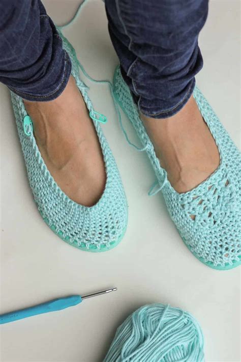 How To Crochet Slippers With Flip Flop Soles Make Do Crew