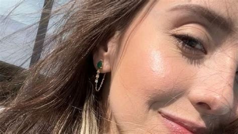 En primer plano y desde su jardín Evaluna Montaner voló la red en bikini amarilla Terra México