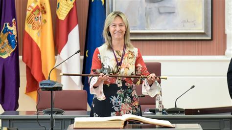 La Popular Ana Guarinos Nueva Alcaldesa De Guadalajara Gracias Al