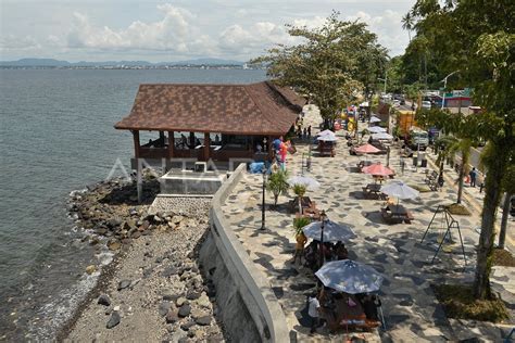 Pengembangan Kawasan Wisata Pantai Malalayang Manado Antara Foto