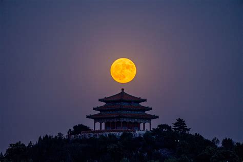 今年最大超级月亮来了！整个北半球都在看，凌晨2点多时最圆 太阳 新浪新闻