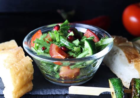 Mezze Falafel Mit Baba Ganoush Kern Auf Hummus Bett Muhammara