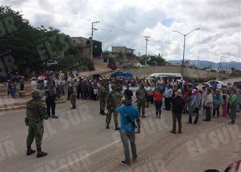 Bloquean Padres Y Maestros La Entrada A Chilapa Porque La Seg Les