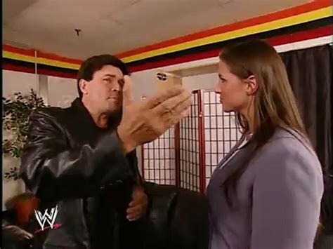 Wwe Stephanie Mcmahon Kiss Eric Bischoff